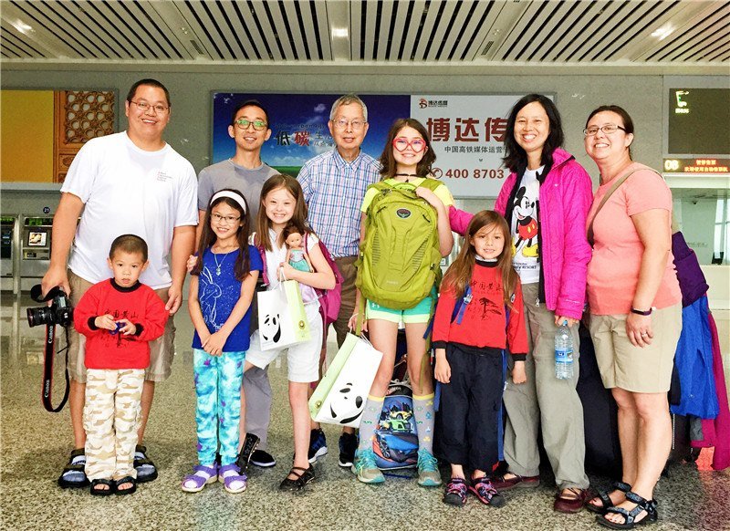 Family travelers with Tom in Shanghai